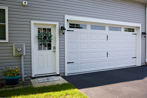 24/7 Emergency Garage Door Panel Replacement experts in Cascade Valley, WA